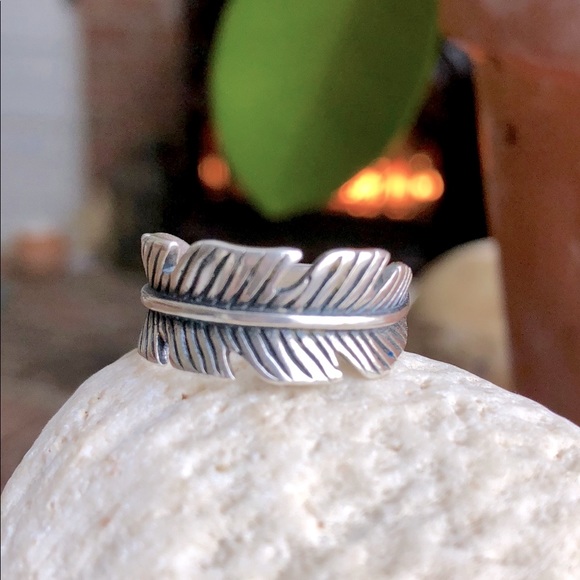 Quill Ring - Picture 2 of 4